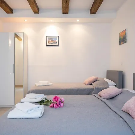 Apartment & Room Korta Vilea