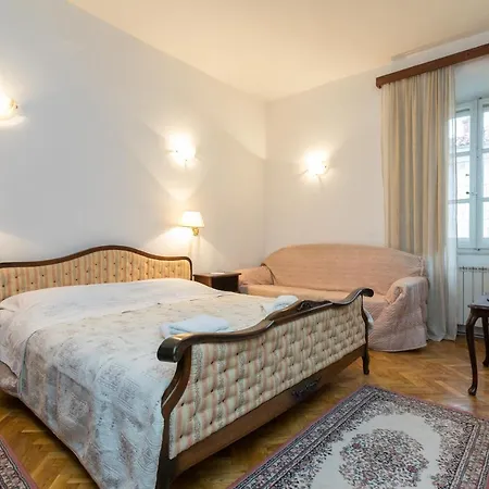 Apartment Apartment & Room Korta Vilea