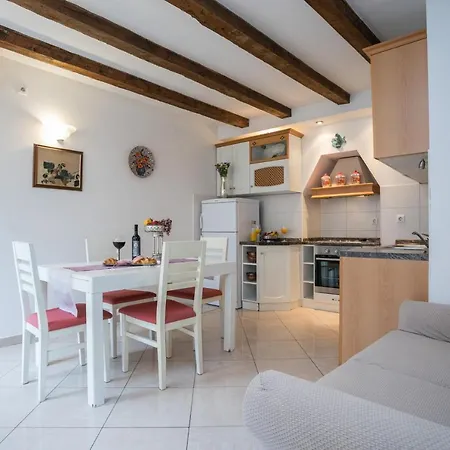 Apartment & Room Korta Vilea *